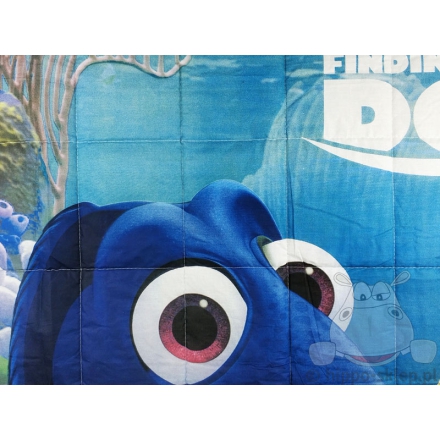 Niebieska narzuta na łóżko z rybką Nemo i Dory