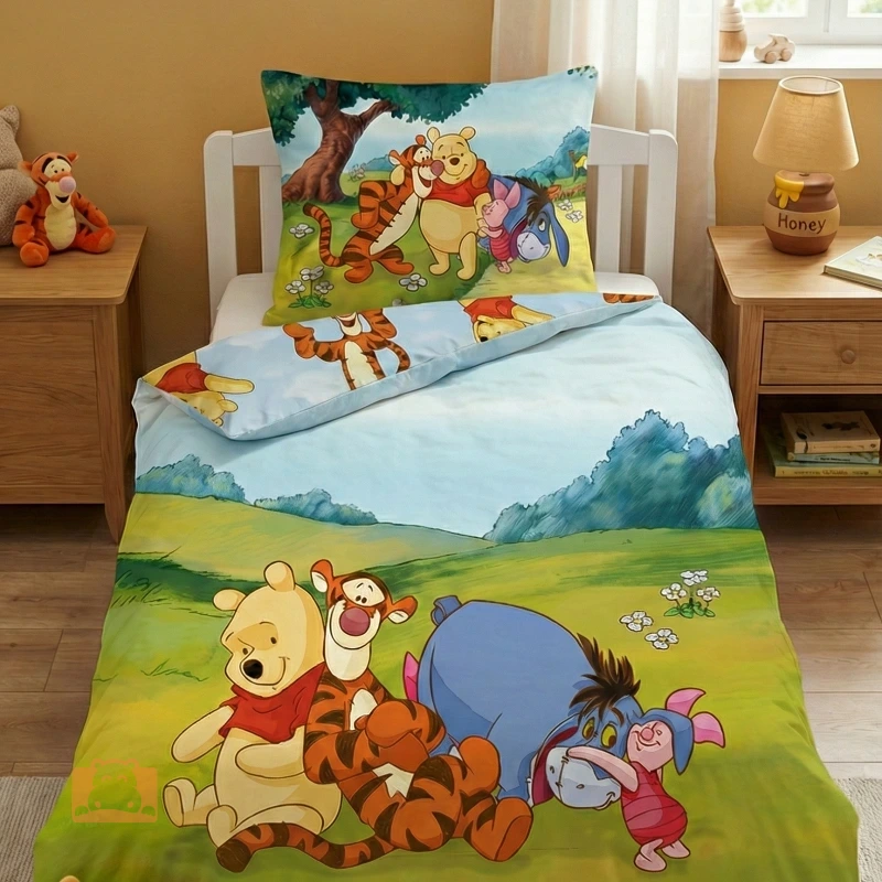 Zestaw pościeli dla maluszków z bohaterami filmów z Puchatkiem