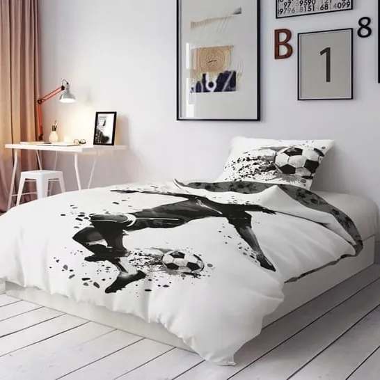 Czarno-biała pościel z piłkarzem 014 150x200