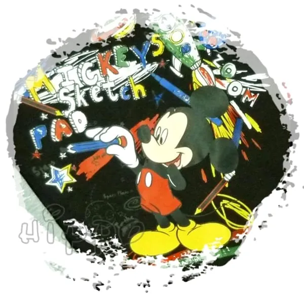 Nadruk motywu Myszki Mickey na bluzie piżamy