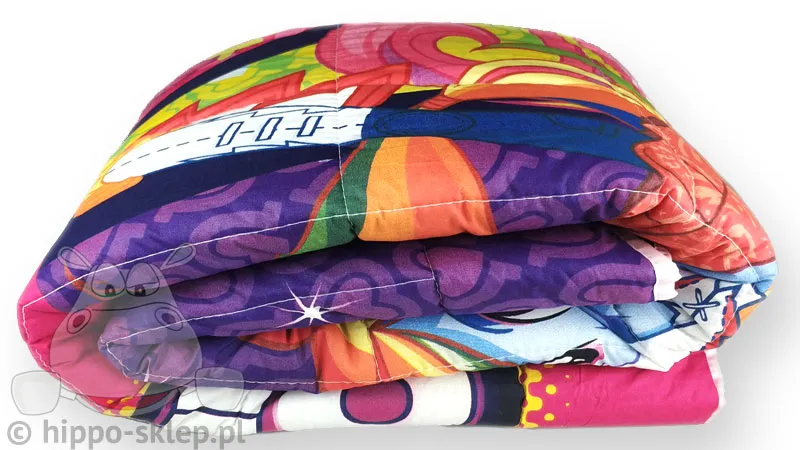 Nakrycie łóżka dziecięcego z laleczkami Pony - pakowanie