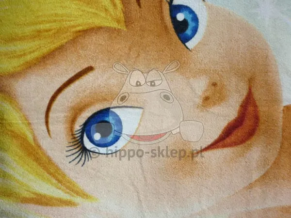 Nadruk postaci Dzwoneczka na ręczniku z wróżkami