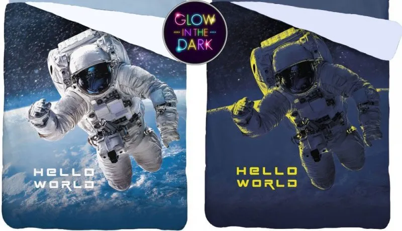 Narzuta świecąca w ciemności z kosmonautą 140x195