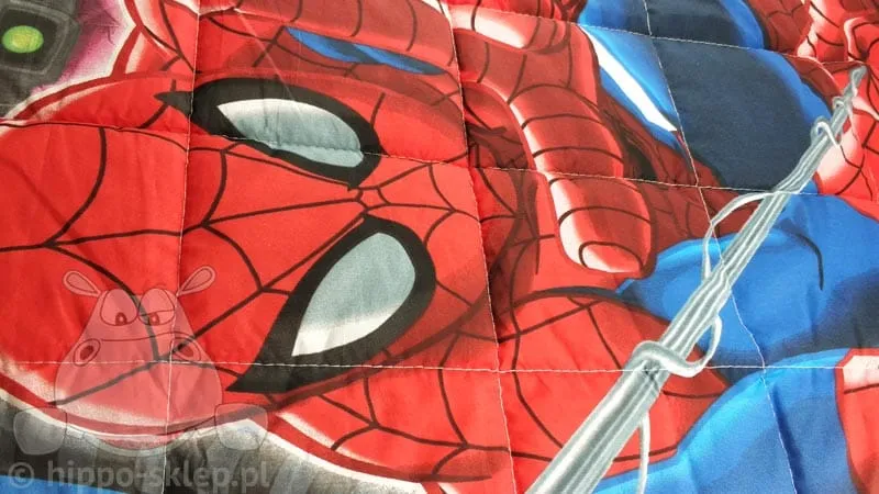 Pikowanie narzuty ze Spider-manem