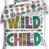 Biała pościel z kolorowymi napisami Wild Child mały buntownik 140x200 i 135x200