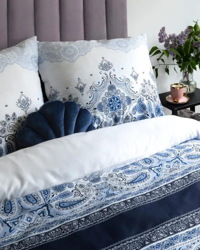 Granatowo biała pościel satynowa z motywem oriantalnym