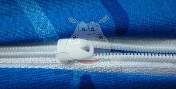 Powłoczka z Kopciuszkiem - zapięcie na suwak