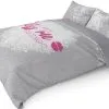 Szary komplet pościeli z różowymi napisami kolekcja Holland