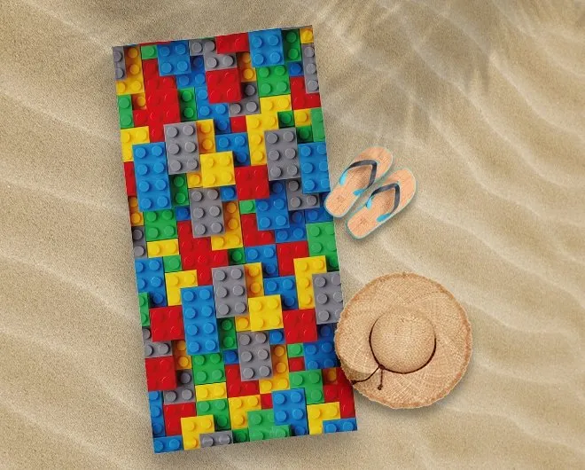 Dziecięcy ręcznik plażowy kolorowe klocki