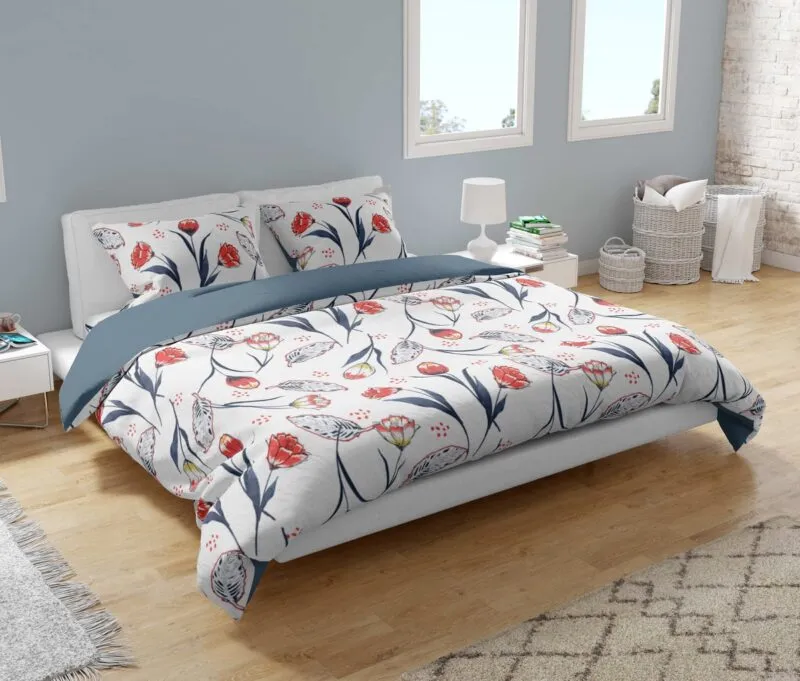 Pościel z tulipanami 200x200 w jasnej sypialni